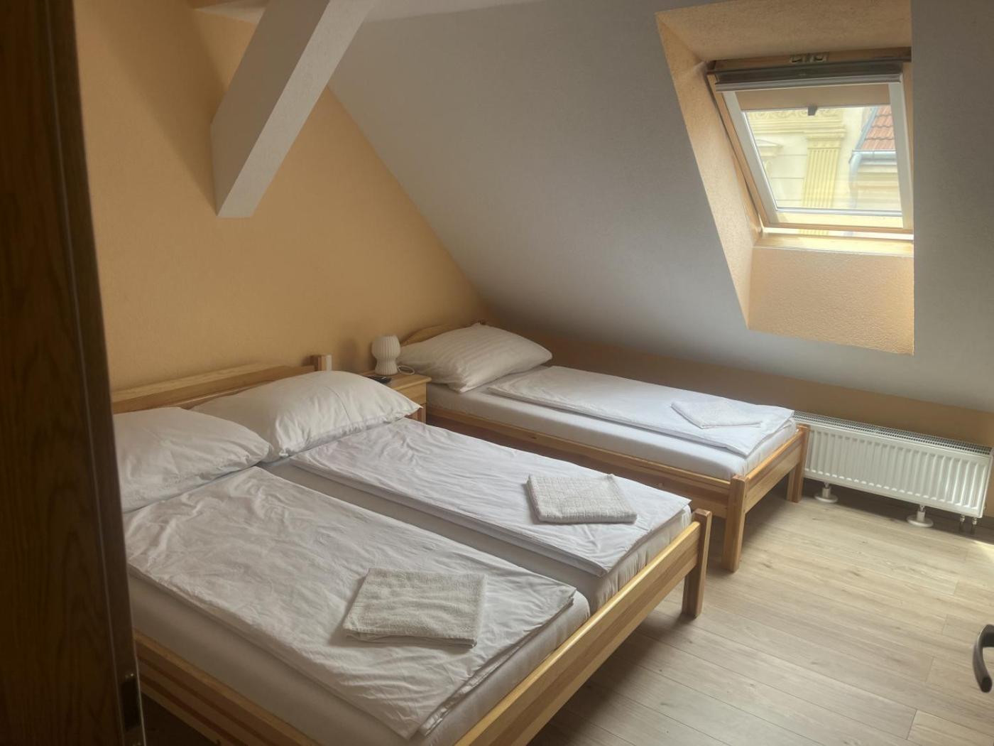 Vt6 House & Restaurant Panzió Znojmo Kültér fotó